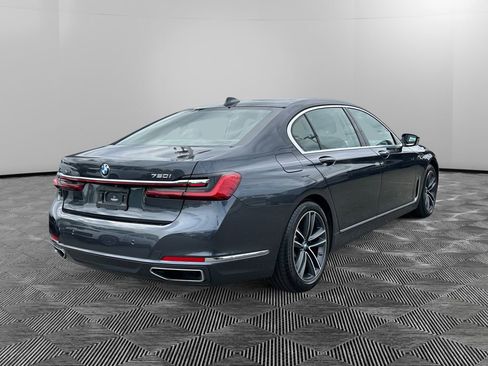 Used 2020 BMW 750i xDrive w/ Executive Package AWD/4WD image 5