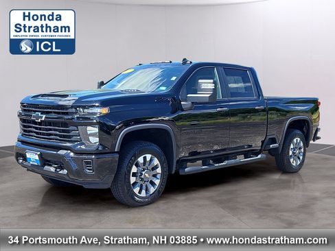 Used 2024 Chevrolet Silverado 2500 Custom w/ Custom Value Package AWD/4WD image 1