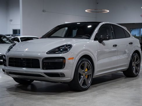 Used 2021 Porsche Cayenne Turbo AWD/4WD image 10