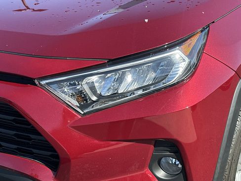 Used 2021 Toyota RAV4 XLE w/ Convenience Package FWD image 11