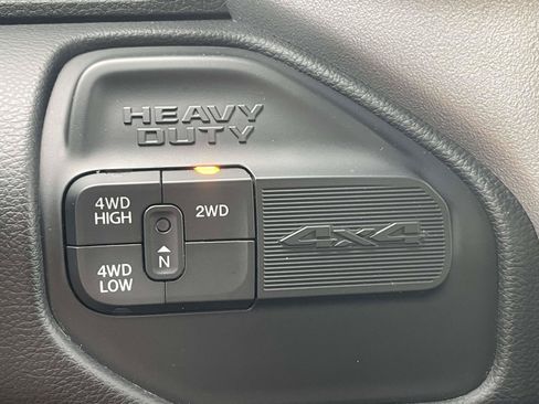 Used 2024 RAM 2500 Big Horn AWD/4WD image 19
