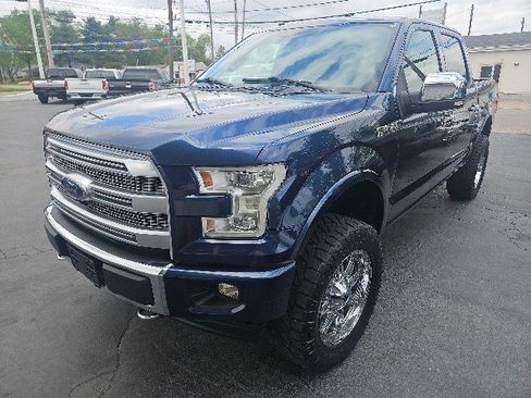 Used 2017 Ford F150 Platinum w/ Equipment Group 701A Luxury image 5
