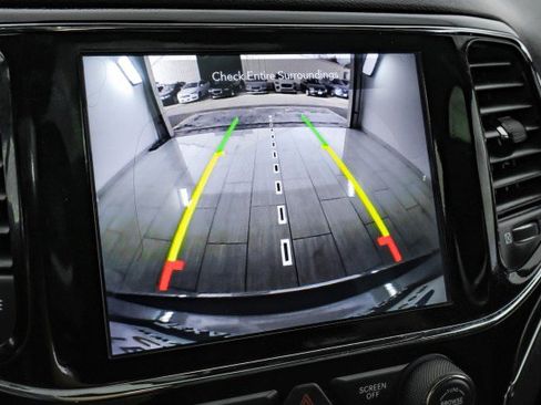 Used 2020 Jeep Grand Cherokee Limited image 20