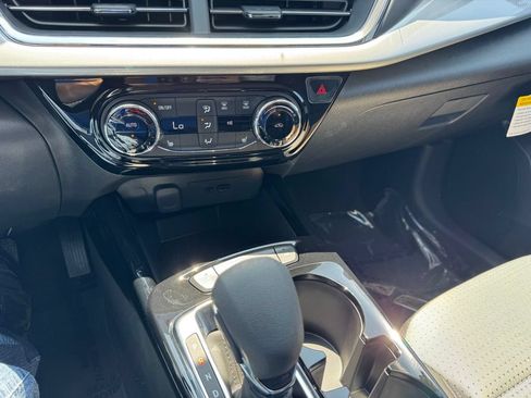 New 2026 Chevrolet Trax LT w/ Midnight Edition FWD image 22