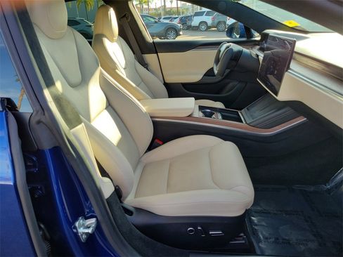 Used 2022 Tesla Model S image 12