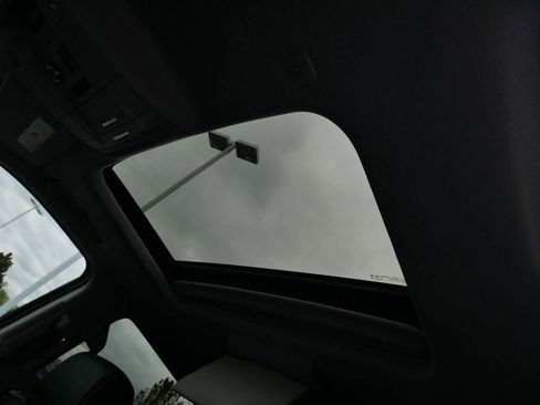 Used 2019 Chevrolet Tahoe Premier AWD/4WD image 32