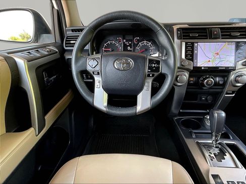 Used 2022 Toyota 4Runner SR5 Premium w/ Moonroof Package AWD/4WD image 8