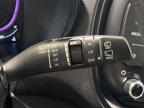 Used 2025 Kia Soul LX w/ LX Technology Package FWD image 24