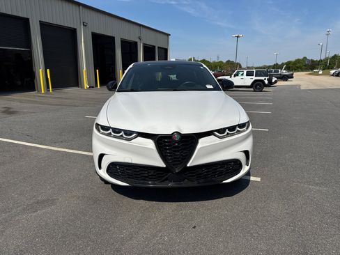 Used 2024 Alfa Romeo Tonale Sprint AWD/4WD image 2
