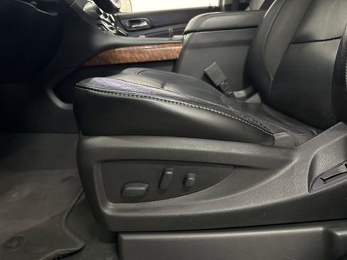 Used 2019 Chevrolet Suburban Premier image 38