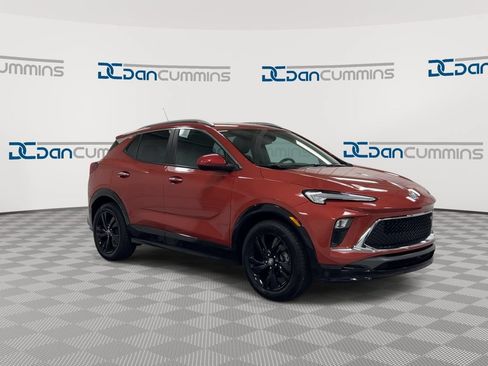 Used 2024 Buick Encore GX Sport Touring w/ Comfort Package FWD image 2