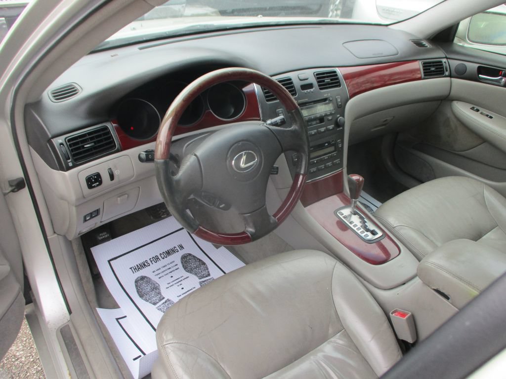 Used 2003 Lexus ES 330 FWD image 11