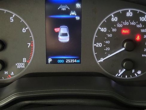 Used 2024 Toyota Corolla LE FWD image 2