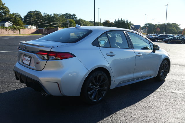 Used 2024 Toyota Corolla SE FWD image 8