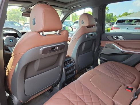 New 2026 BMW X5 xDrive40i w/ M Sport Package AWD/4WD image 9