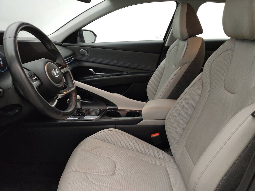 Used 2023 Hyundai Elantra Limited FWD image 17