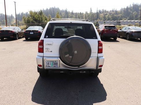 Used 2004 Toyota RAV4 4WD image 6
