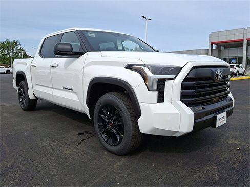 New 2026 Toyota Tundra SR5 image 2