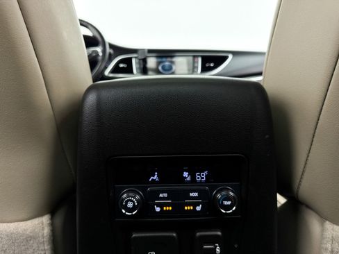 Used 2019 Buick Enclave Premium w/ Experience Buick Package image 29