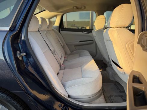 Used 2010 Chevrolet Impala LT w/ Convenience Package FWD image 12