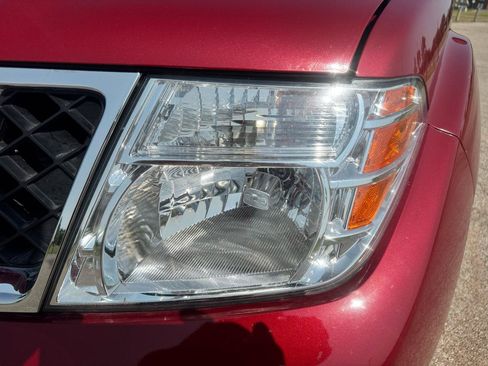 Used 2011 Nissan Pathfinder Silver AWD/4WD image 17