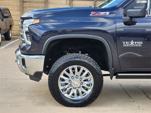 Used 2024 Chevrolet Silverado 2500 LTZ w/ LTZ Texas Edition AWD/4WD image 17