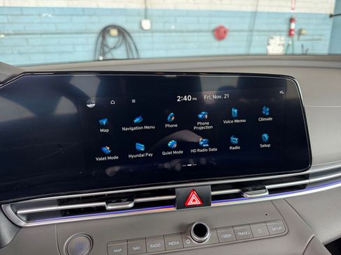 Used 2025 Hyundai Elantra SEL image 21