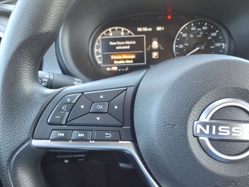 Used 2024 Nissan Kicks SV image 15