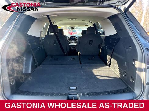 Used 2021 Chevrolet Traverse LT image 26