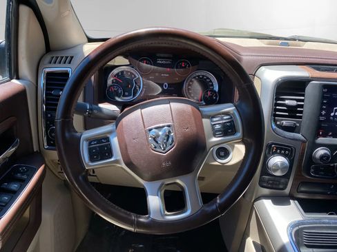 Used 2018 RAM 1500 Laramie w/ Convenience Group AWD/4WD image 13