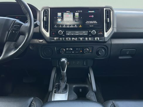 Used 2025 Nissan Frontier SL RWD image 25