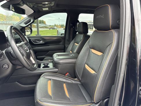 Used 2023 GMC Yukon XL AT4 w/ Technology Package AWD/4WD image 11