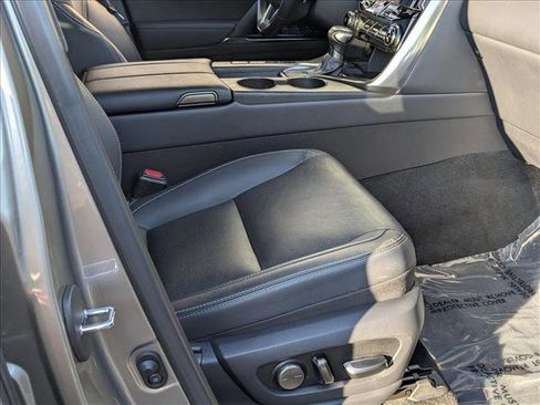 Used 2023 Lexus LX 600 4WD w/ Premium Package image 21