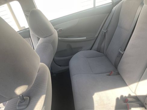 Used 2011 Toyota Corolla LE FWD image 6