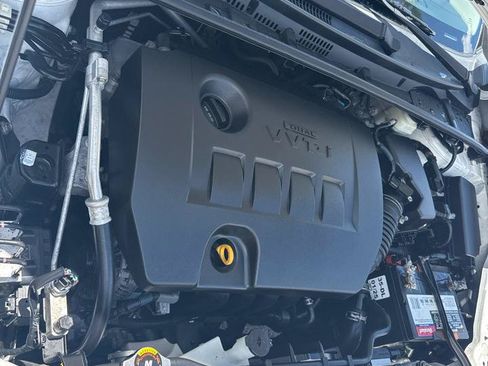 Used 2014 Toyota Corolla LE FWD image 41