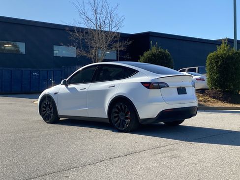 Used 2023 Tesla Model Y Long Range image 15