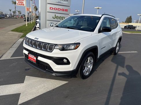 Used 2022 Jeep Compass Latitude w/ Sun and Sound Group image 11