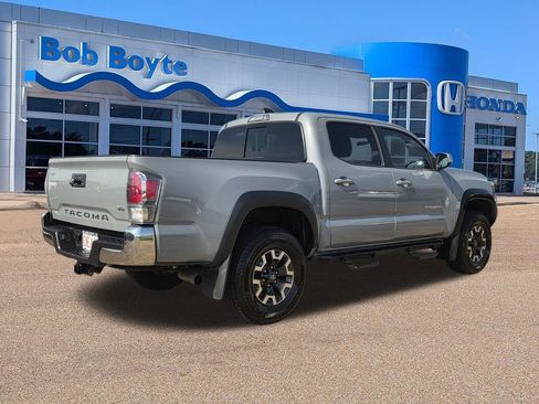 Used 2021 Toyota Tacoma TRD Off-Road AWD/4WD image 5