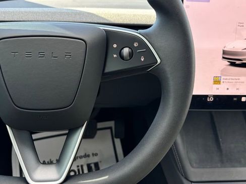 Used 2025 Tesla Model 3 Long Range image 31