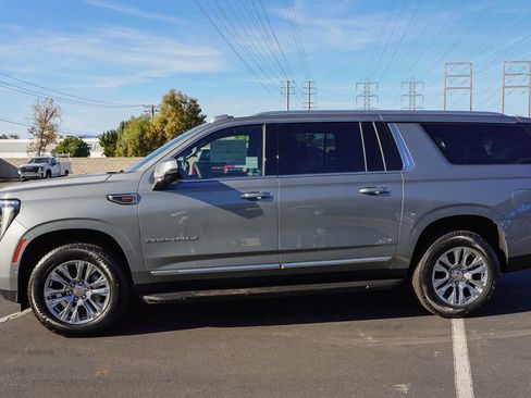 New 2026 GMC Yukon XL Denali w/ Advanced Technology Package image 8