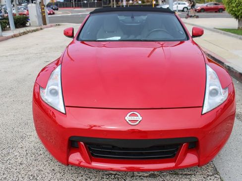 Used 2010 Nissan 370Z Touring w/ Sport Pkg RWD image 9