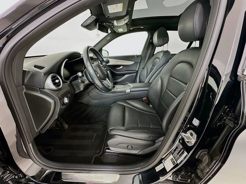 Used 2022 Mercedes-Benz GLC 300 image 21