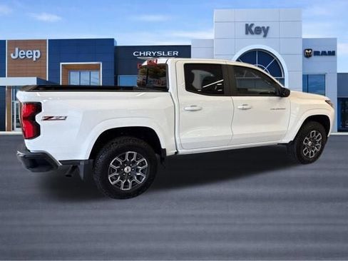 Used 2026 Chevrolet Colorado Z71 AWD/4WD image 8