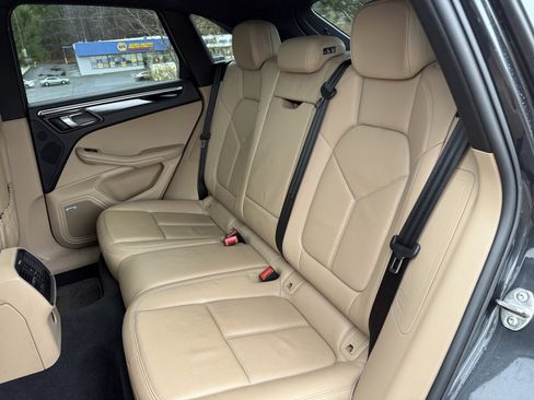 Used 2021 Porsche Macan S image 43