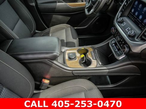 Used 2023 GMC Acadia SLE FWD image 15