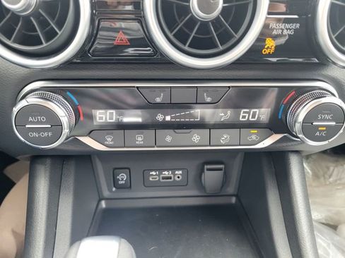 New 2025 Nissan Sentra SR w/ Midnight Edition image 26