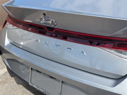 Certified 2023 Hyundai Elantra SEL w/ Convenience Package image 14