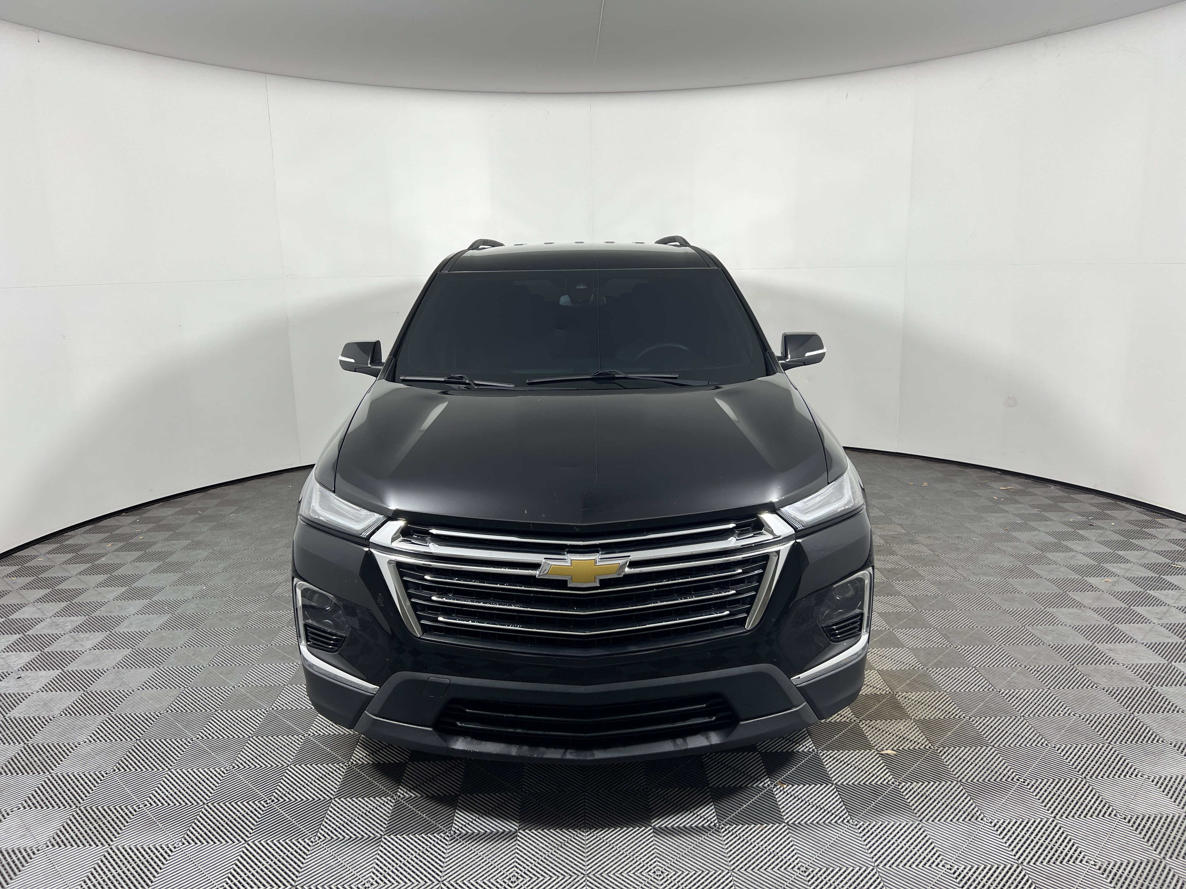 Used 2023 Chevrolet Traverse LT FWD image 8
