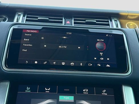 Used 2020 Land Rover Range Rover HSE image 32