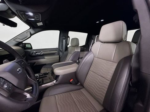 Used 2025 Chevrolet Silverado 1500 ZR2 w/ Technology Package image 11